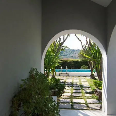 Country Peloponnese With Tennis Court And Pool Villa *