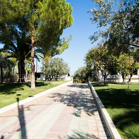 Country Peloponnese With Tennis Court And Pool Villa Zevgolateion