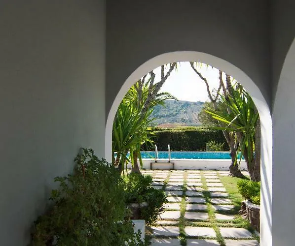 Country Peloponnese With Tennis Court And Pool Вилла *