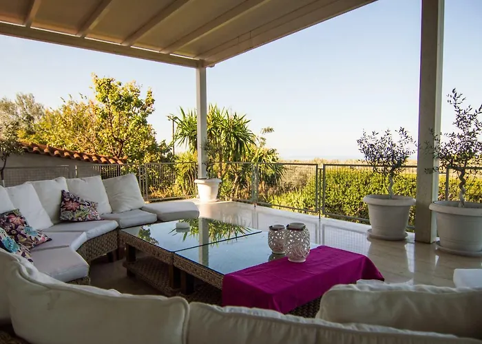 Country Peloponnese With Tennis Court And Pool Villa *