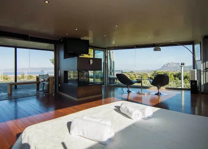 Country Peloponnese With Tennis Court And Pool * Zevgolateíon